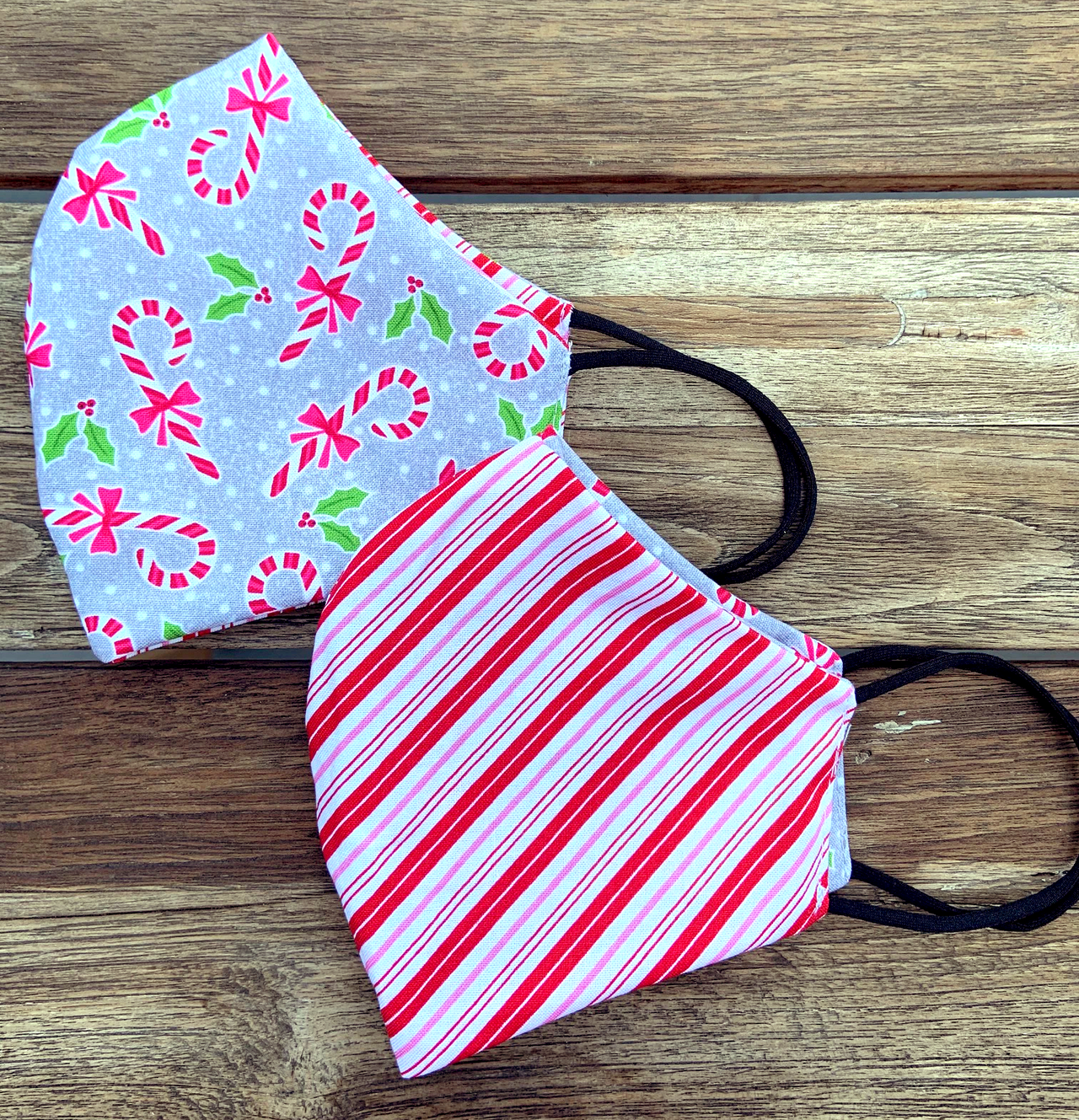 RETROLICIOUS CANDY CANE/CANDY STRIPE REVERSIBLE FACE MASK