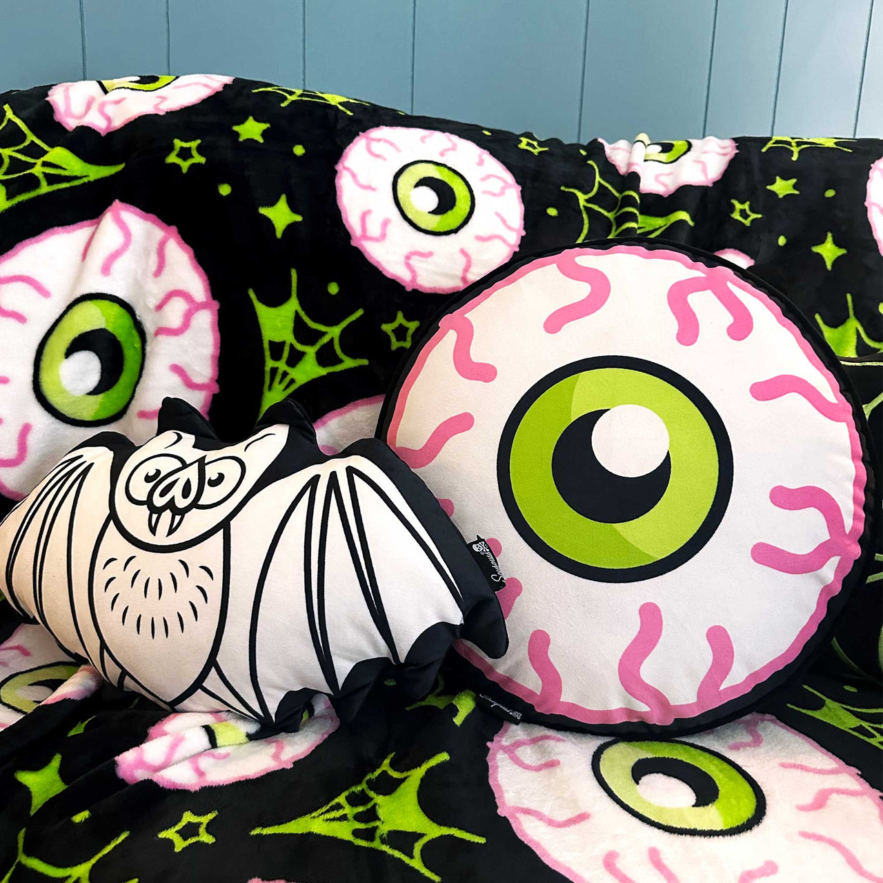 SOURPUSS JEEPERS PEEPERS PILLOW