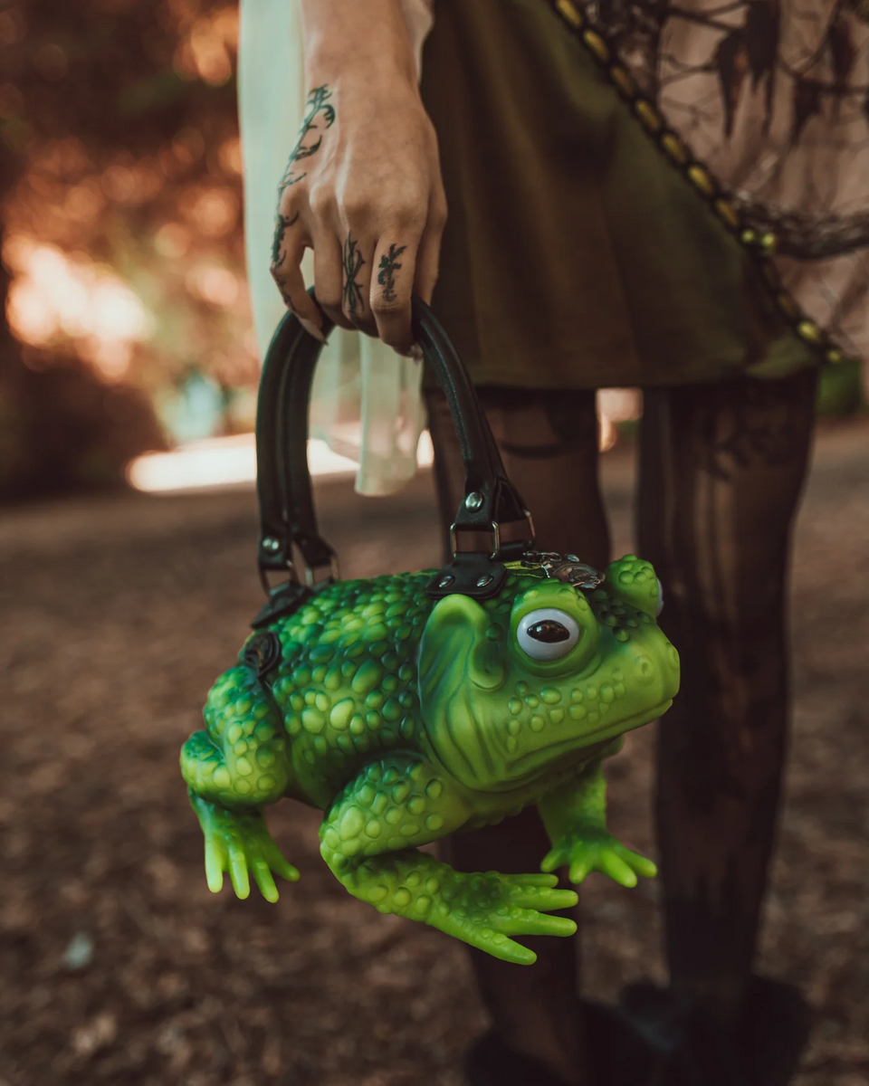 green_toad_bag_7.png
