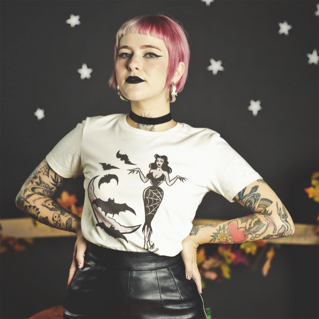 MISCHIEF MADE DEADLY DAME TEE